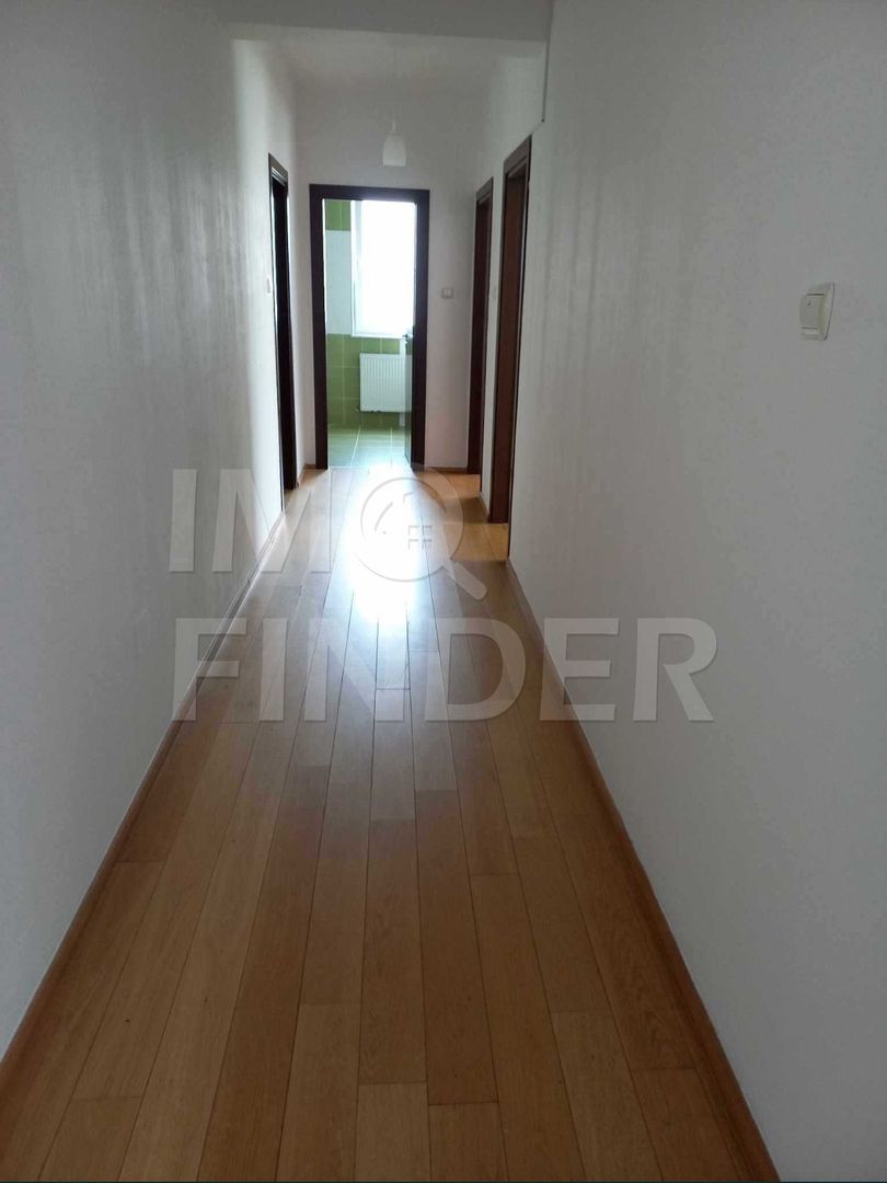 Vanzare 3 camere 108 mp, terasa 32 mp,  zona Buna Ziua, garaj si boxa - Poză 2