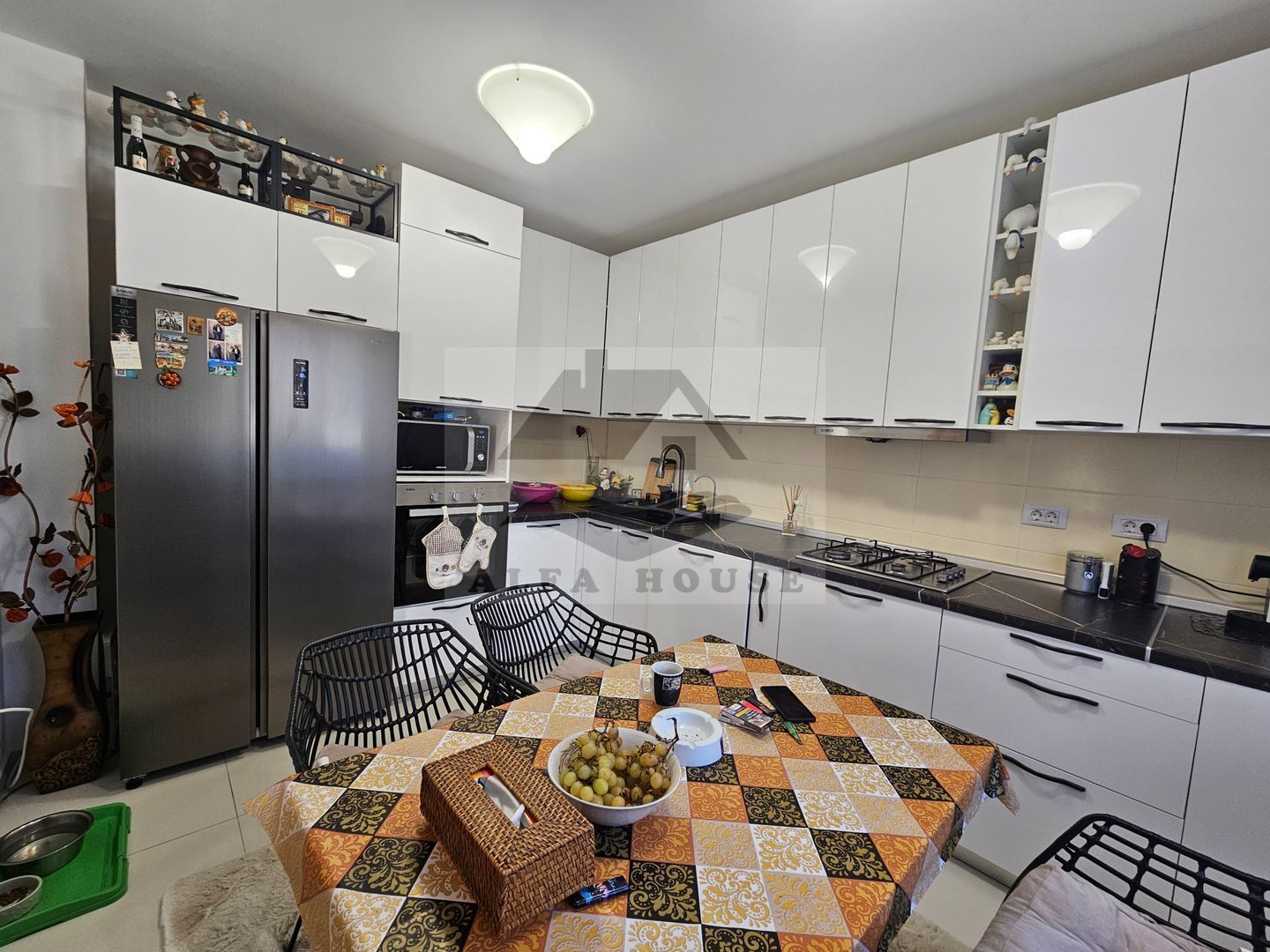 Casă individuala cu 5 camere, 270 mp, Tractorul - zona Coresi - Poză 9