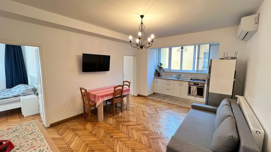 Apartament spatios cu 3 camere | 100 mp | Balcon | Curte | Central - Poză 7