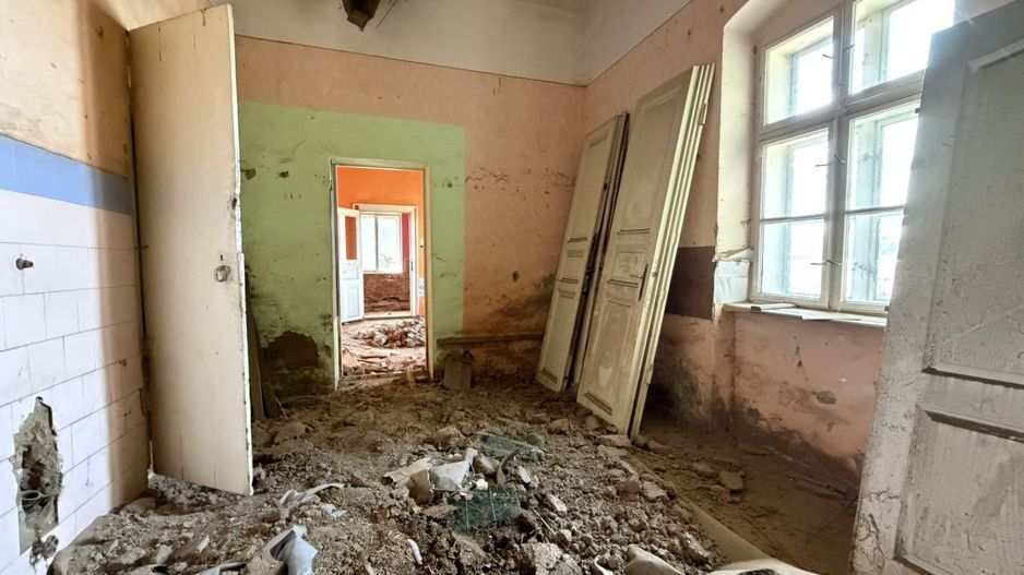 Casă de renovat cu teren 557 mp, central Str. Gh. Barițiu - Carei - Poză 13