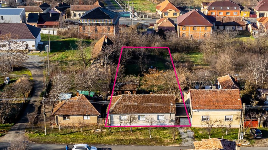 VÂNDUT! Casă cu teren generos de 1680mp pe dealul Șiriei! - Poză 3