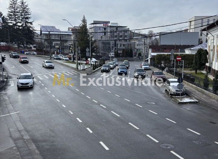 Spațiu birouri / locuință – 181 mp utili, etaj + mansardă în vilă, Centru Piteșt - Poză 4