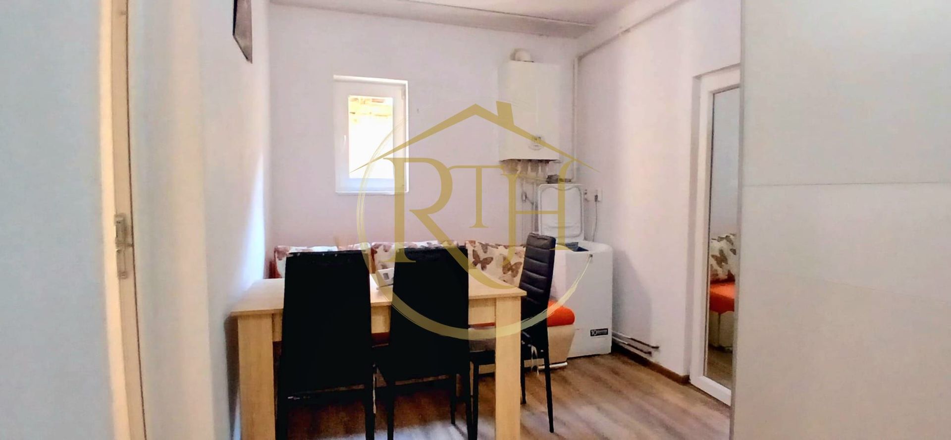 Oferim spre vanzare un Apartament la curte comuna, in zona Odobescu. - Poză 8