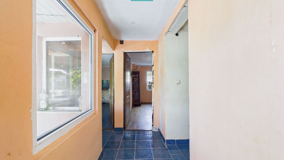 Casă și teren în Moravița, Timiș-poziție excelentă - Poză 2