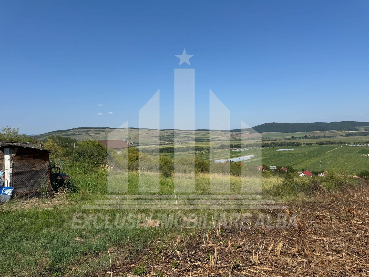 Teren intravilan între Micesti și Sard - Poză 1