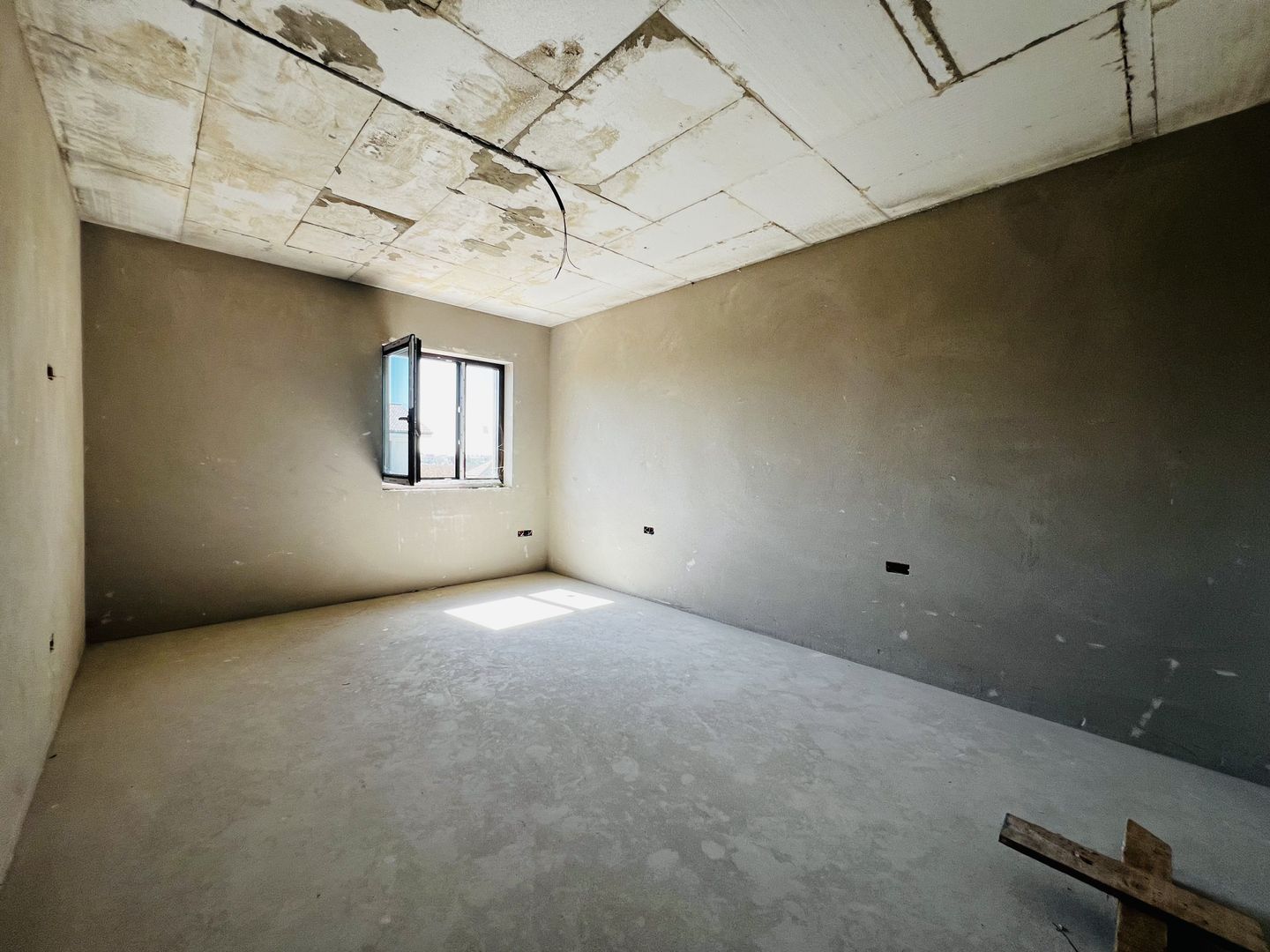 Duplex despărțit prin garaj Zona Centrala Dumbravita - Poză 5