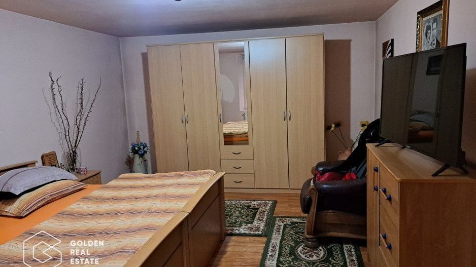 Casa mare cu 2 spatii comerciale, in Faget - Poză 7