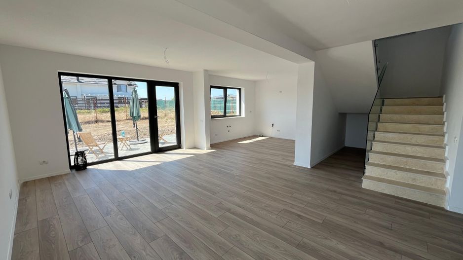 Vila spatioasa langa padure TVA 0%, teren 700mp, DN1, A3, A0 - Poză 8