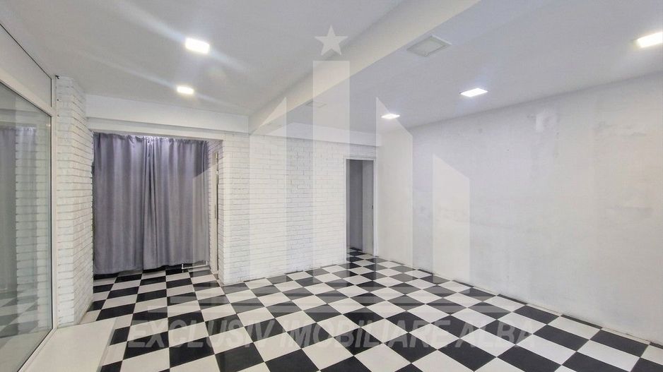 Spatiu comercial | Trafic intens | Cetate | Pozitie ultracentrala - Poză 1