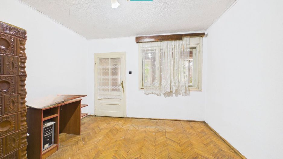 Casă cu 5 camere, în orașul Sebiș, Arad - Poză 12