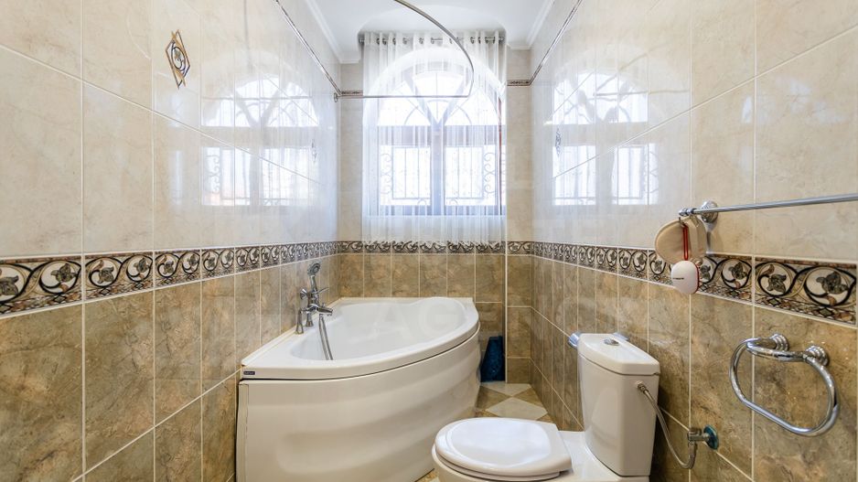 Vânzare casă de lux, 700 mp + 22 ari, situată în Tohatin - Poză 46