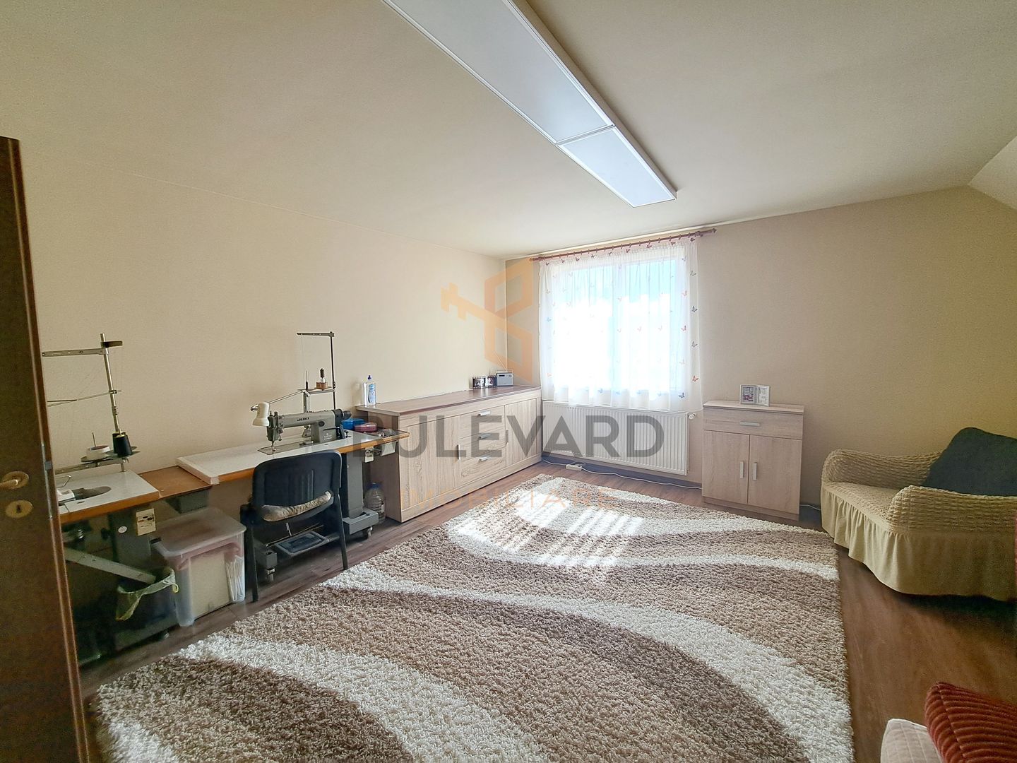 Comision 0! Casa 206 mp utili + pod 60 mp, 4 parcari, 304 mp teren - Poză 16