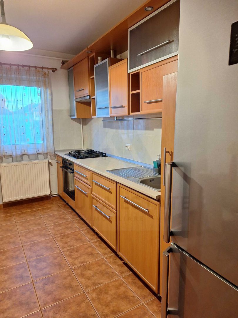 Apartament 84 mp utili  4 camere 3 dormitoare 2 balcoane  zona Strand I - Poză 5