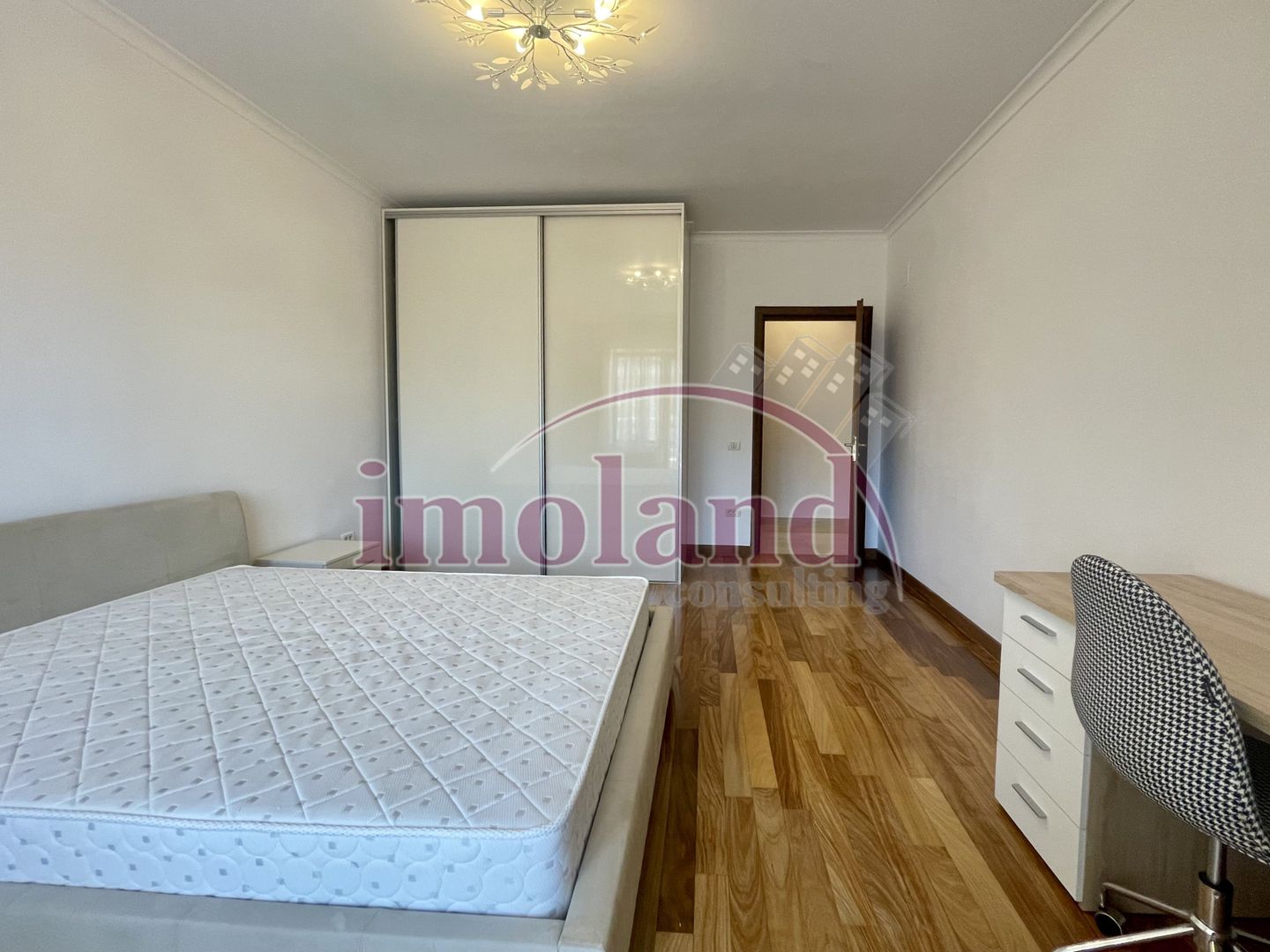 Inchiriere apartament 4 camere 155 mp + 25 mp terase, 2 parcări | Herastrau - Poză 11