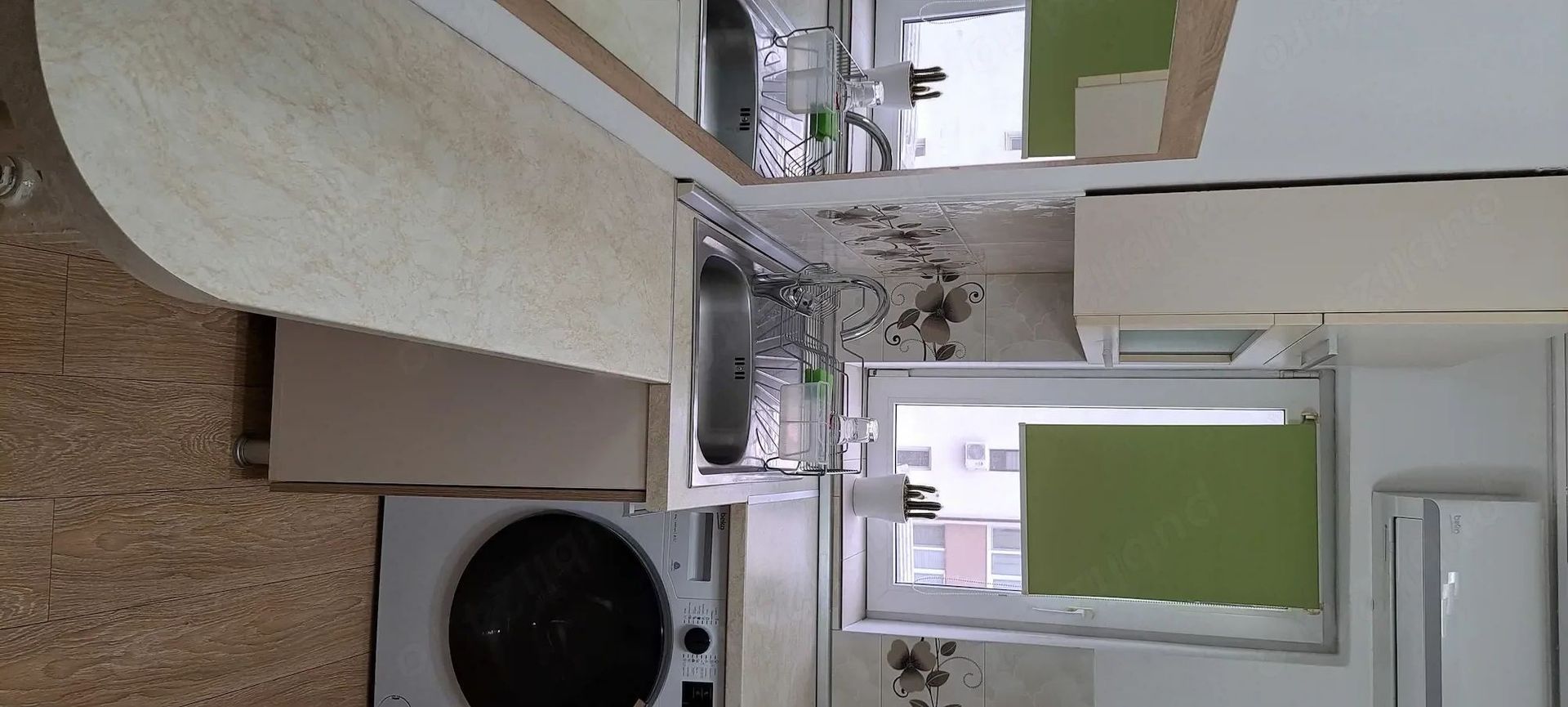 Apartament 2 camere, decomandat, Cetate, bulevard - Poză 3