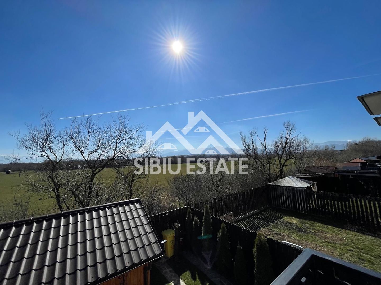 Casa cvadruplex de vanzare 4 camere, 2 locuri de parcare - Poză 2