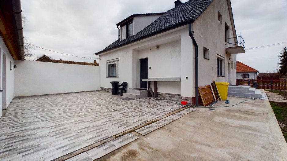 Casă nouă cu teren generos la graniță - Poză 3