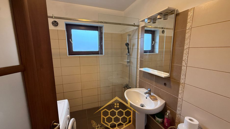 Apartament spatios 3 camere la 10 minute de centru cu loc de parcare - Poză 6