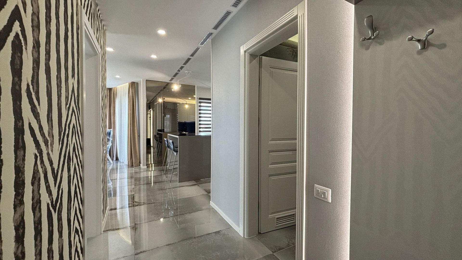 Apartament superfinisat | 2 camere  | 2 parcări | M. Romanul - Poză 7