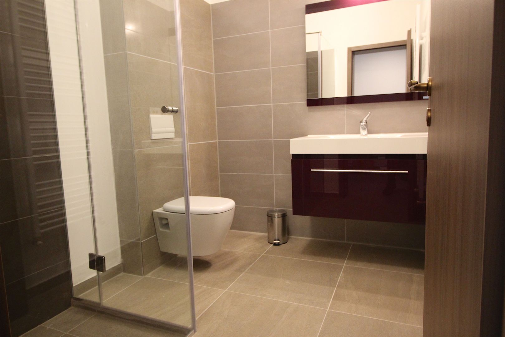 Apartament cu 3 camere de închiriat în zona Nord - Poză 9