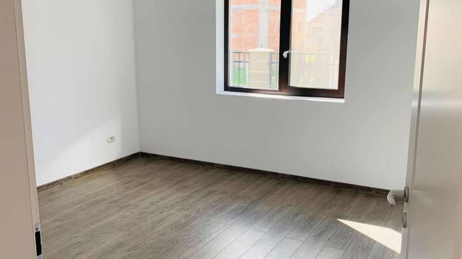 Casa Parter Sanmihaiul Roman,4 Camere,2 Bai,Terasa Acoperita,Toate Utilitatile - Poză 5
