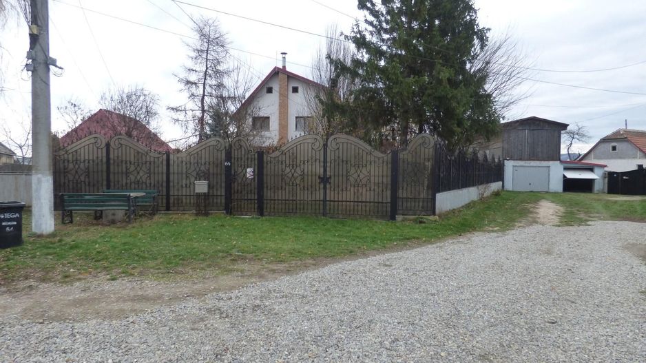 Proprietate deosebita - casa cu curte si livada - Poză 19