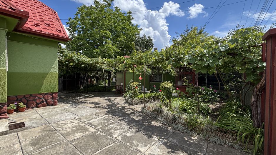 Casă individuală de vânzare în Turnișor | Curte superbă 585 mp - Poză 6