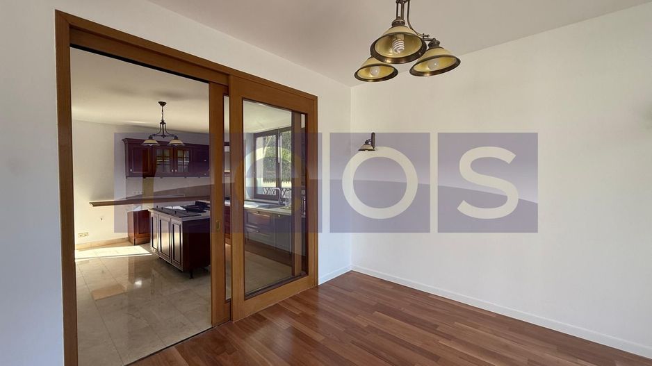 INCHIRIERE VILA DEOSEBITA EROU IANCU NICOLAE | PISCINA | 7 CAMERE | 1300MP CURTE - Poză 5