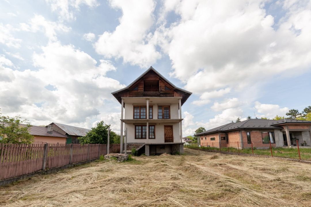 Casa in Domnesti Arges - ideala pentru locuire permanenta sau vacanta - Poză 2