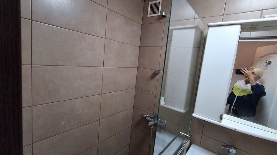 BRASADAS vinde ap 2 cam la PARTER in cartierul Solidaritatii. - Poză 5