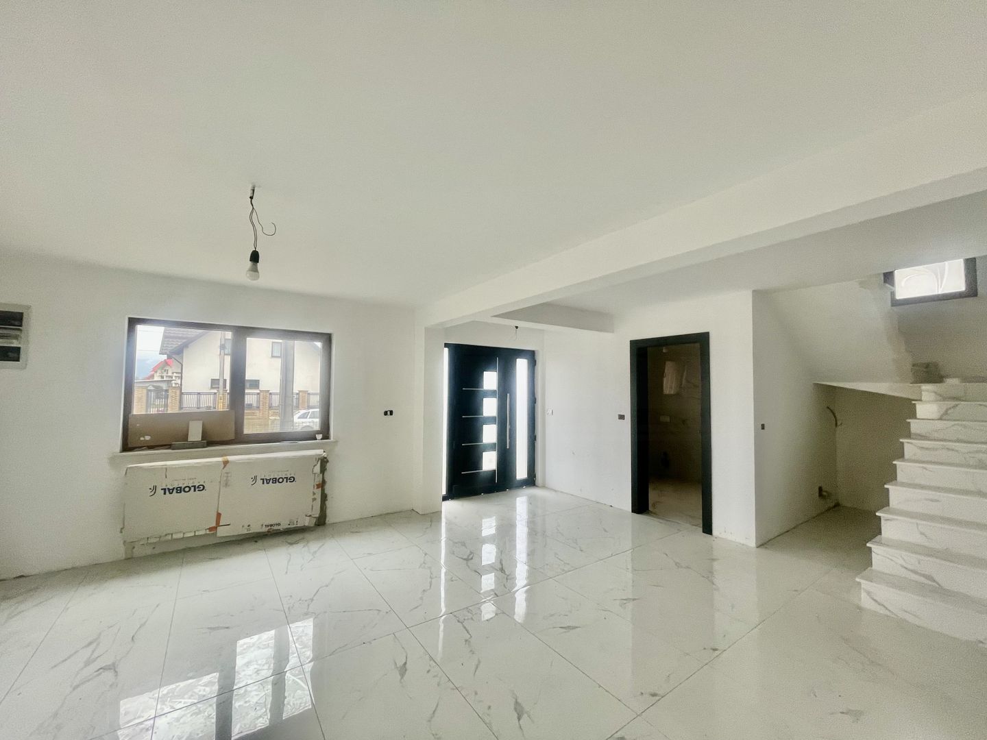 CASA INDIVIDUALA MODERNA | 600 MP TEREN | GARAJ | RADAUTI - Poză 3