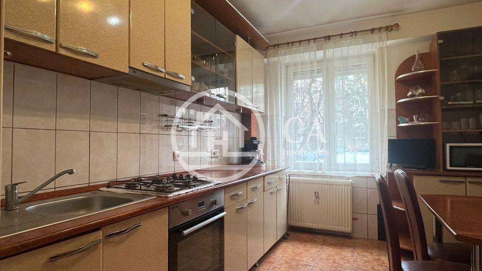 Apartament cu 3 camere de vanzare in zona Decebal, Oradea - Poză 1