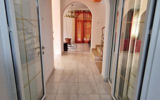 Persoana fizica vand vila zona Bucium - Poză 3