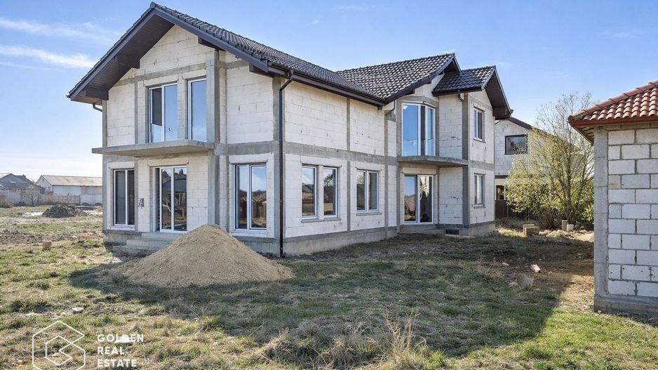 Casa la rosu, P+E, sat Alunis, comuna Frumuseni - Poză 1