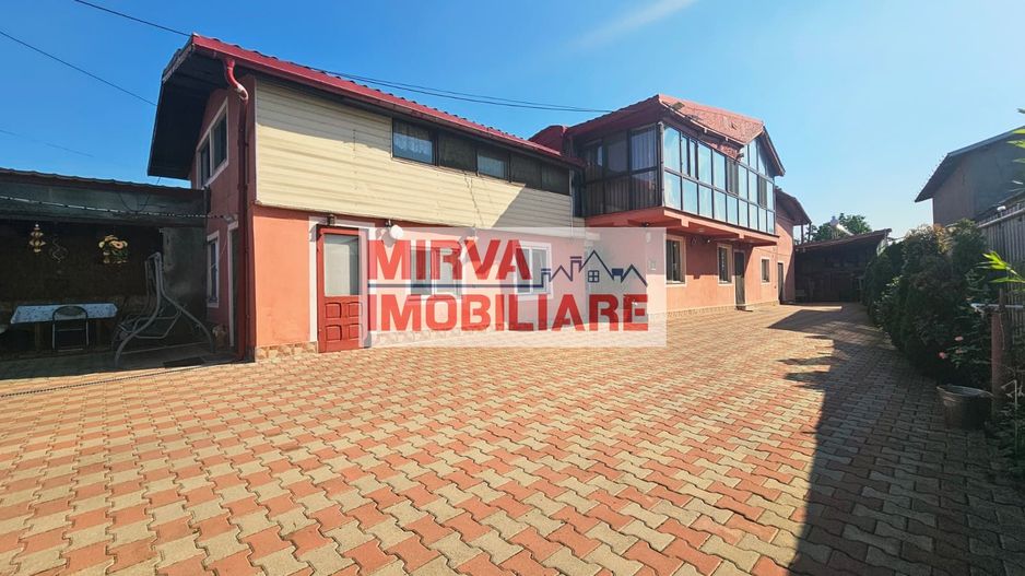 🏡 Casă spațioasă cu 9 camere în Strejnicu – pentru locuință, birouri - Poză 1