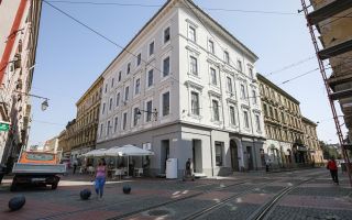 Sub mantia arhitecturala istorica a Cetatii Timisoarei, Spatiu comercial - Poză 38