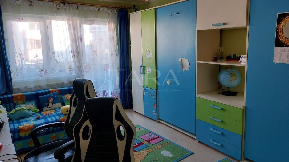 Apartament 4 camere, 78 mp, 2 băi, 2 balcoane,  zona Plopilor. - Poză 3