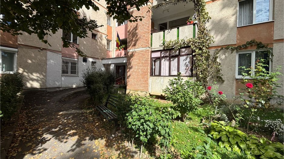 Apartament cu 4 camere - Parangului - Poză 1