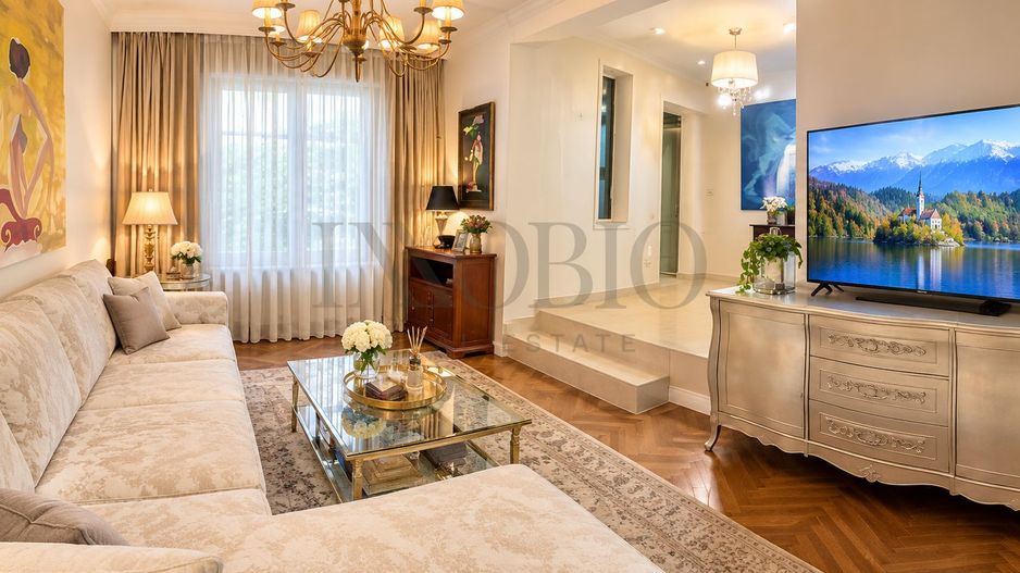 Vilă Renovata Unirii | 150 mp | 8 Camere | P+1+M - Poză 1