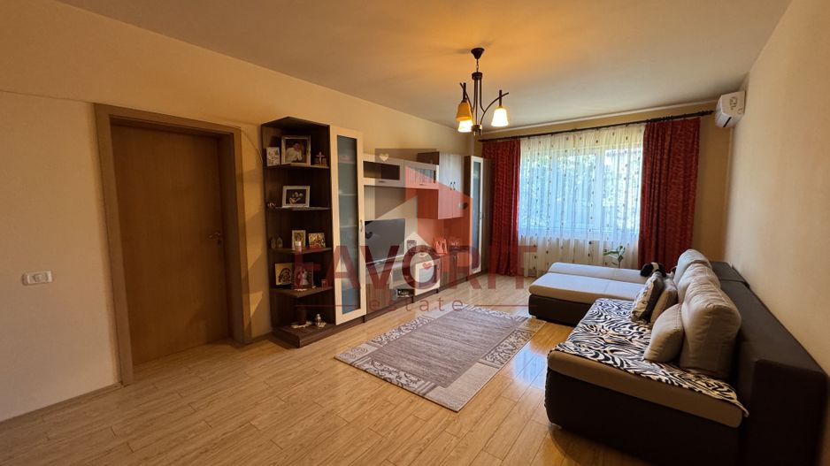 Casa individuala cu garaj . Zona Decathlon - Poză 1