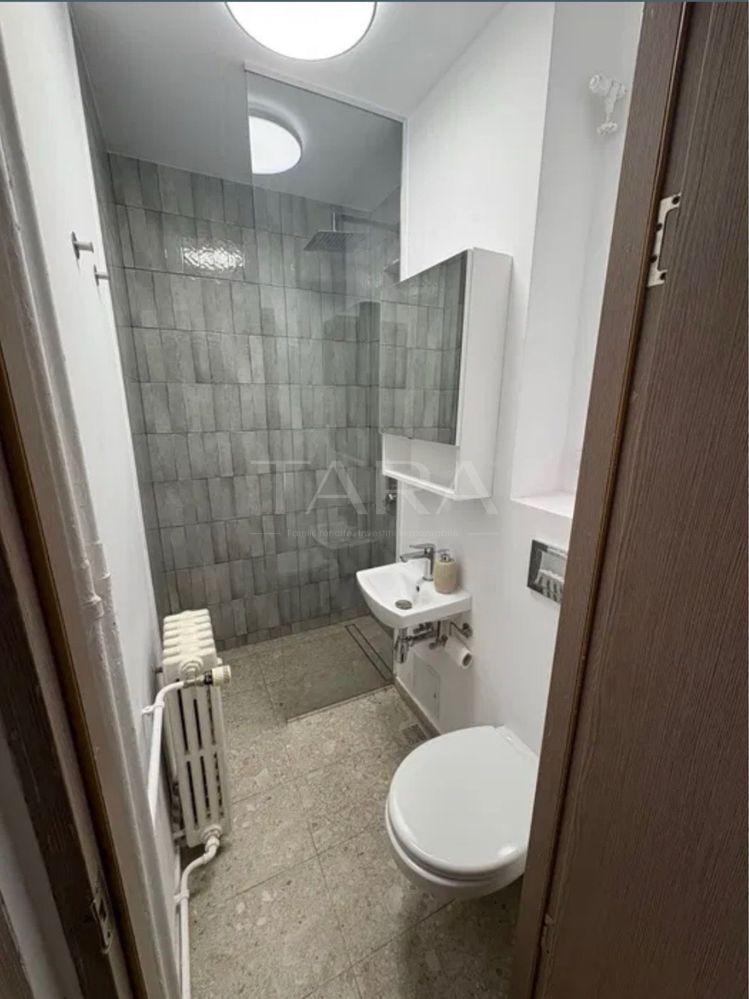 Apartament renovat cu 3 camere, în zonă liniștită și bine conectată. - Poză 6