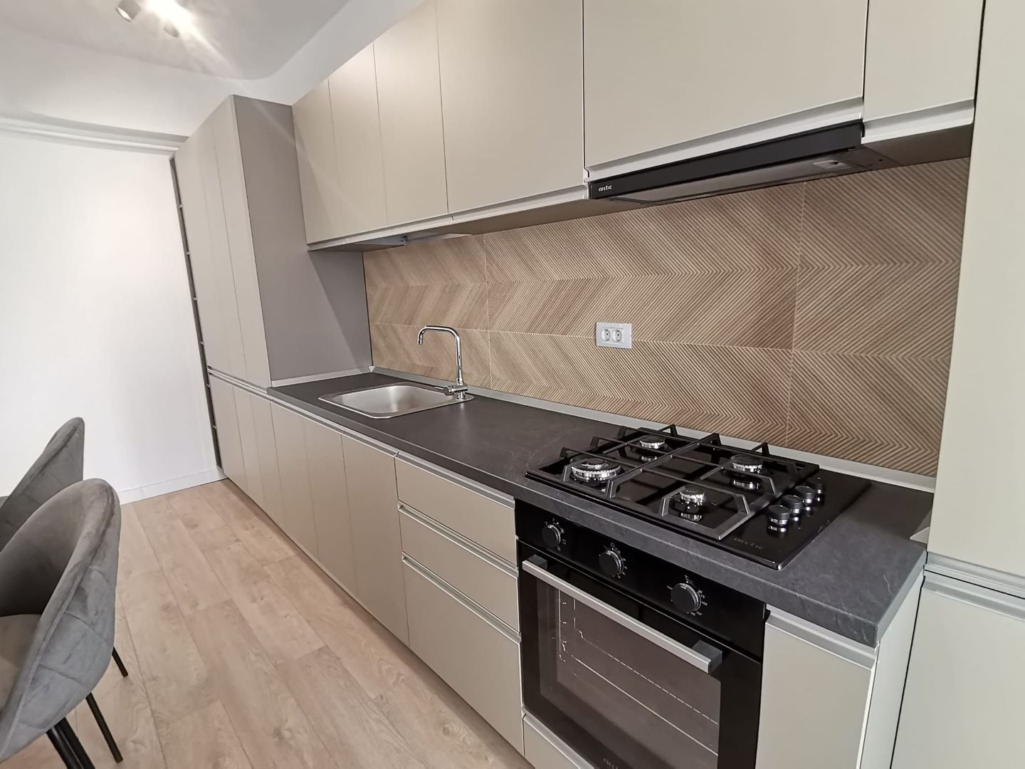 Garsoniera Politehnica-Grozavesti centrala, metrou - Poză 5