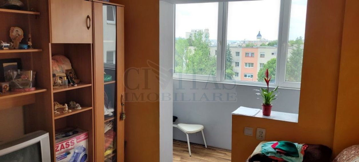 4 camere zona Casa Piratilor, 80 mp, decomandat - Poză 6