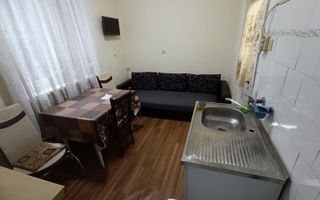 Garsonieră spațioasă de vânzare în zona istorică a Brașovului - Poză 5