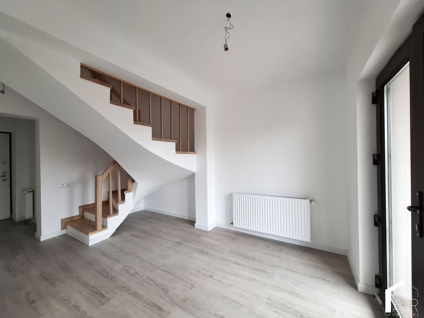 Casa P+1E+M, cu 5 camere, zona Rudului - Poză 6