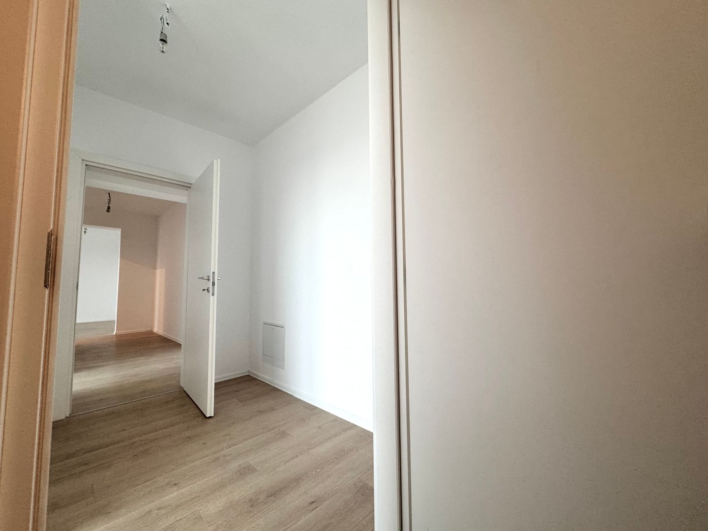 Apartament 4 camere Decomandat + Grădină Proprie - Atria Urban Resort - Poză 12