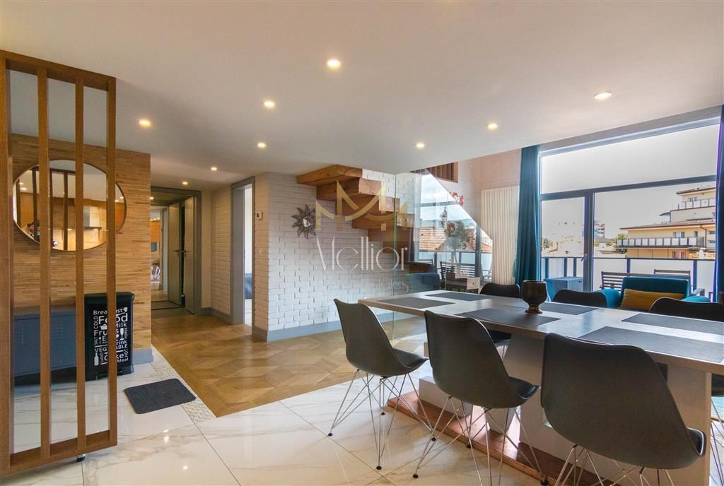 ?** Apartament superb pe doua niveluri Ultrafinisat Semicentral ** - Poză 10