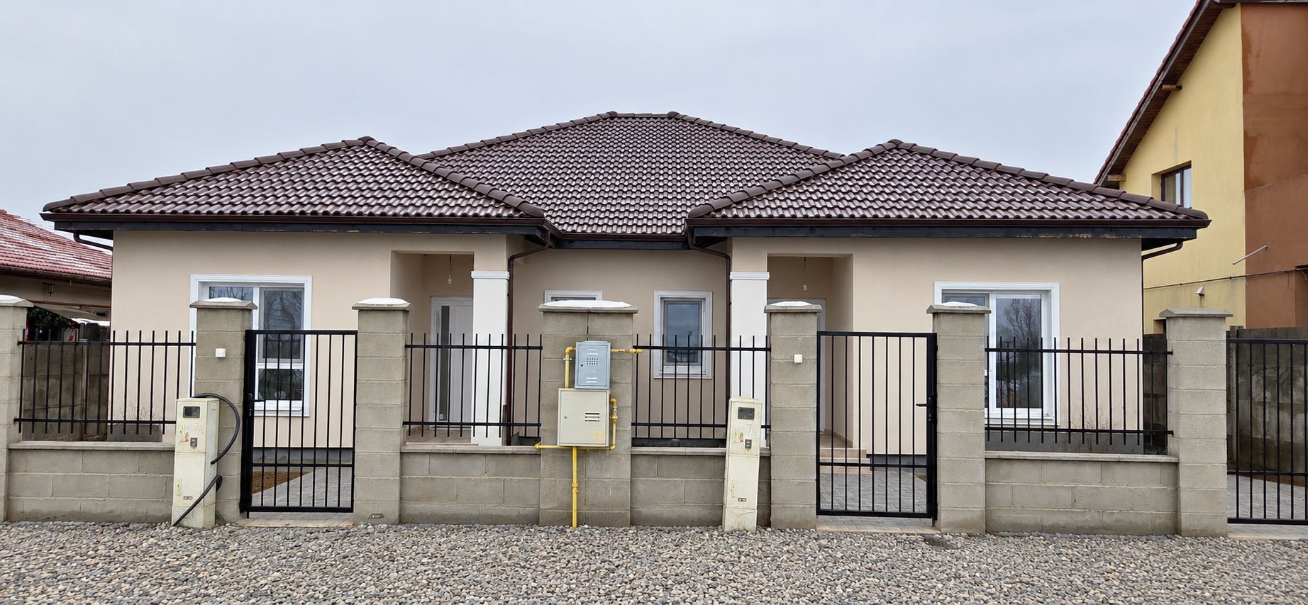 Moșnița – Calea Medveș | Casă parter | 3 camere | 88 mp | Teren 310 mp - Poză 1