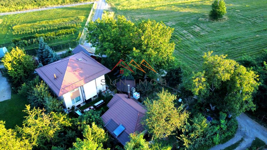 CASĂ NOUĂ | 4 CAMERE | SISTEM FOTOVOLTAIC | URLETA, ZONĂ VERDE - Poză 1