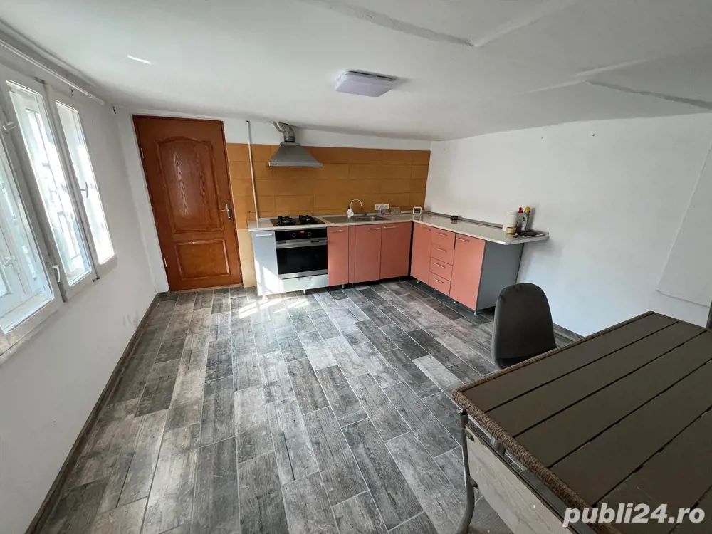 Casă de vânzare în Focșani – ideală pentru locuit sau investiție! - Poză 1